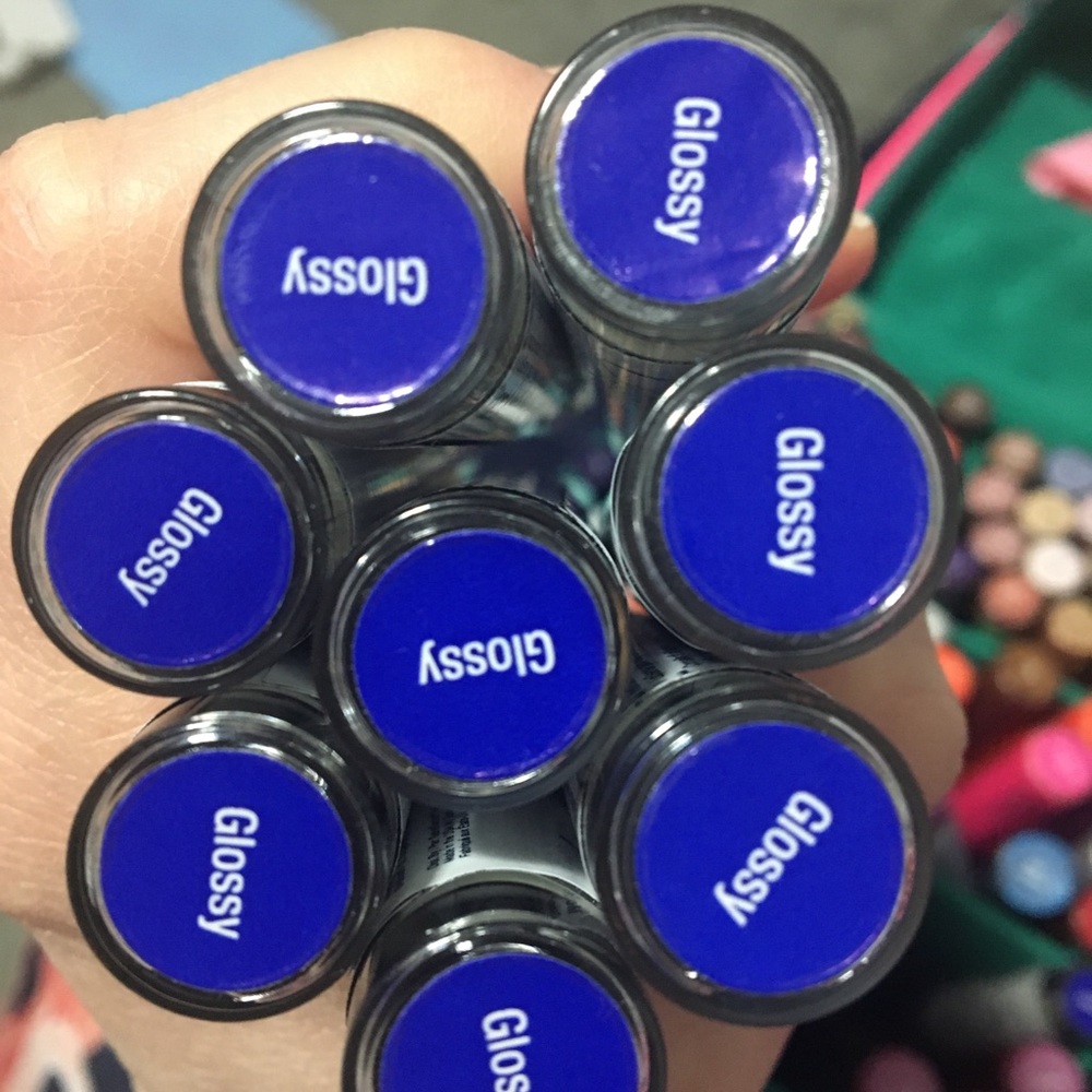 Glossy gloss brand new and sealed